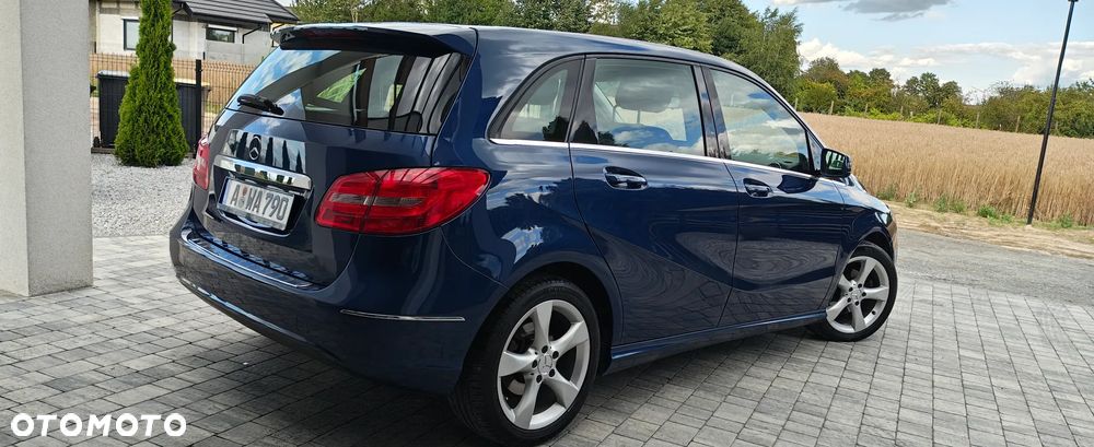 Mercedes-Benz Klasa B 180 (BlueEFFICIENCY) - 4