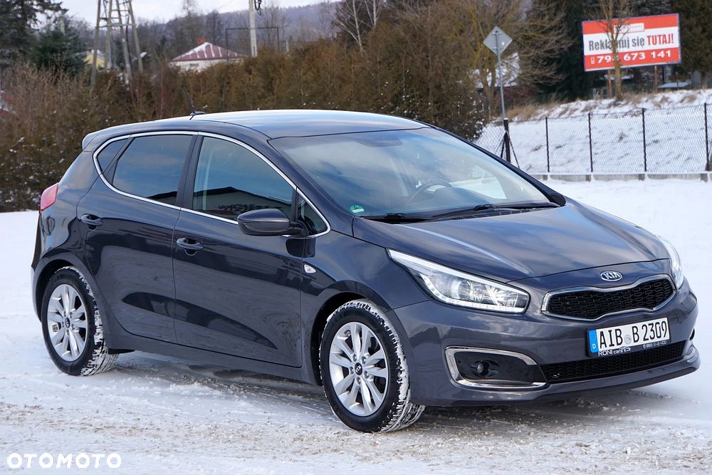 Kia Ceed 1.6 GDI Dream Team Edition - 10