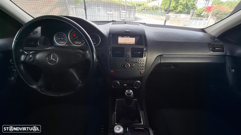 Mercedes-Benz C 220 CDi Avantgarde BlueEfficiency - 32