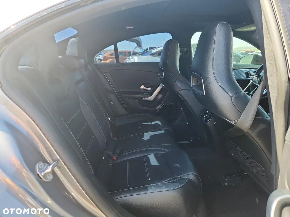 Mercedes-Benz CLA - 10
