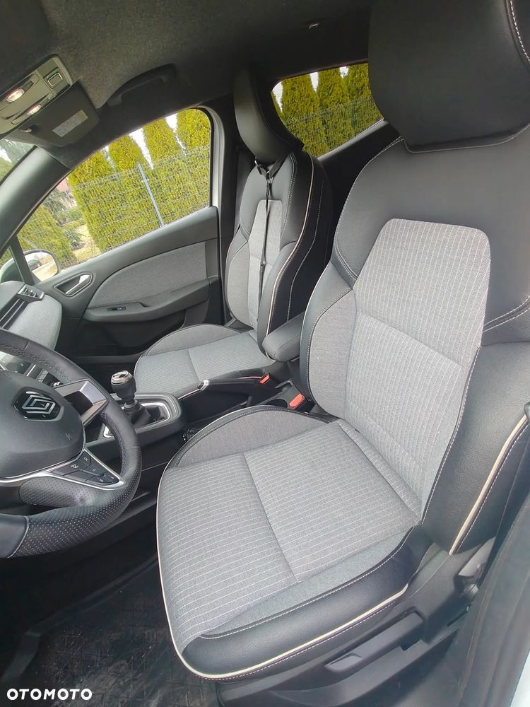 Renault Clio 1.0 TCe Techno - 10