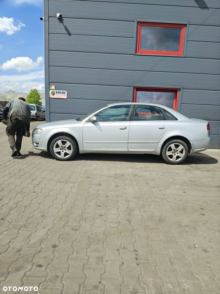 AUDI A4B7 części - 3