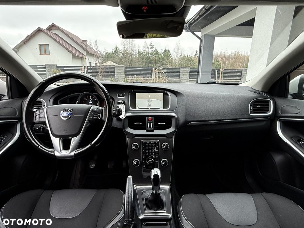 Volvo V40 D2 Drive-E Momentum - 19