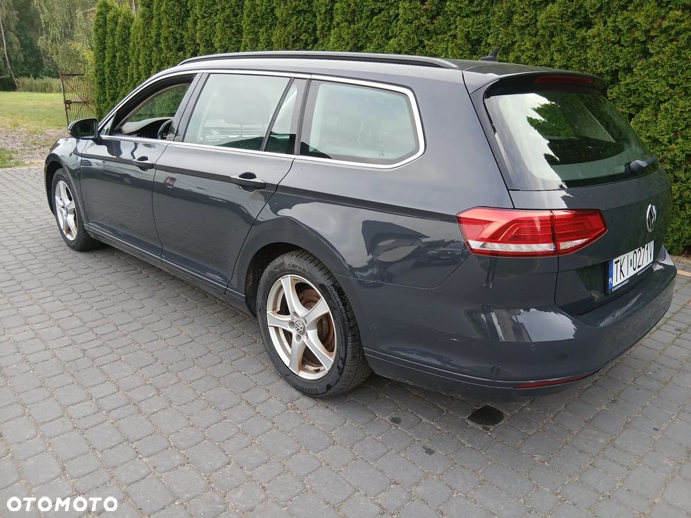 Volkswagen Passat 2.0 TDI (BlueMotion Technology) Comfortline - 16