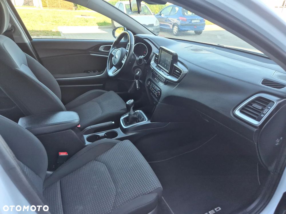 Kia Ceed 1.4 L Business Line - 22