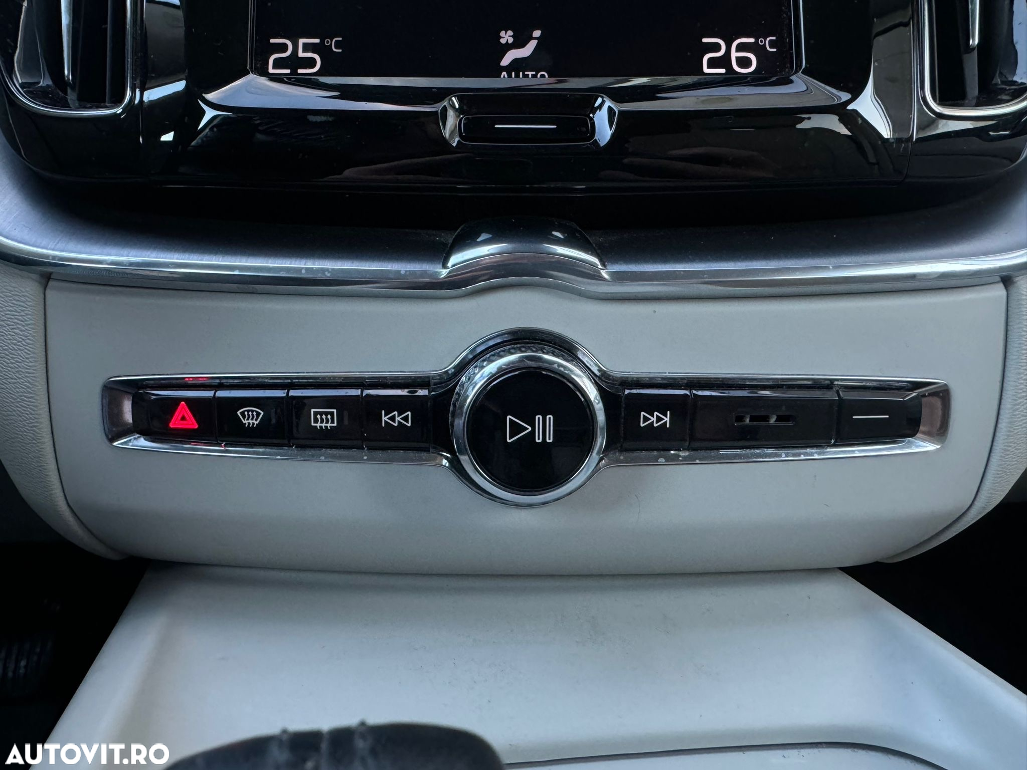 Volvo XC 60 B4 D Geartronic Momentum Pro - 21