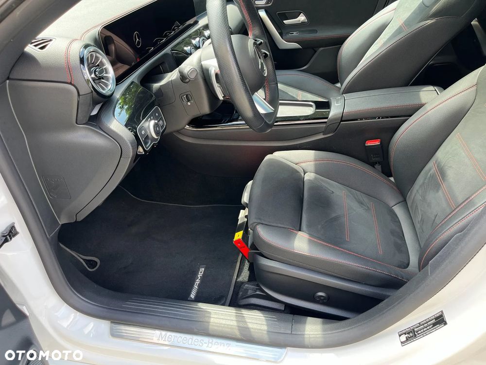 Mercedes-Benz CLA 200 mHEV AMG Line 7G-DCT - 16