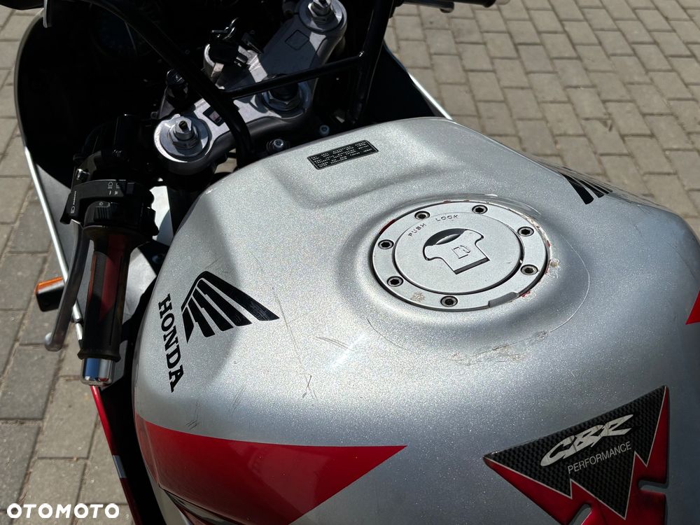 Honda CBR - 6