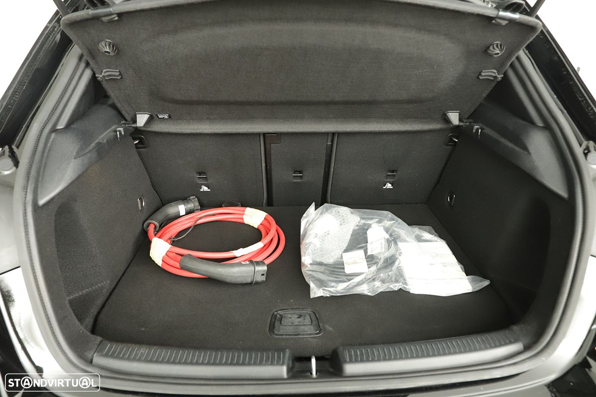 Mercedes-Benz A 250 e - 24