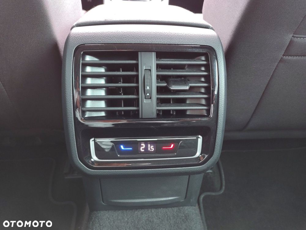 Volkswagen Passat - 30
