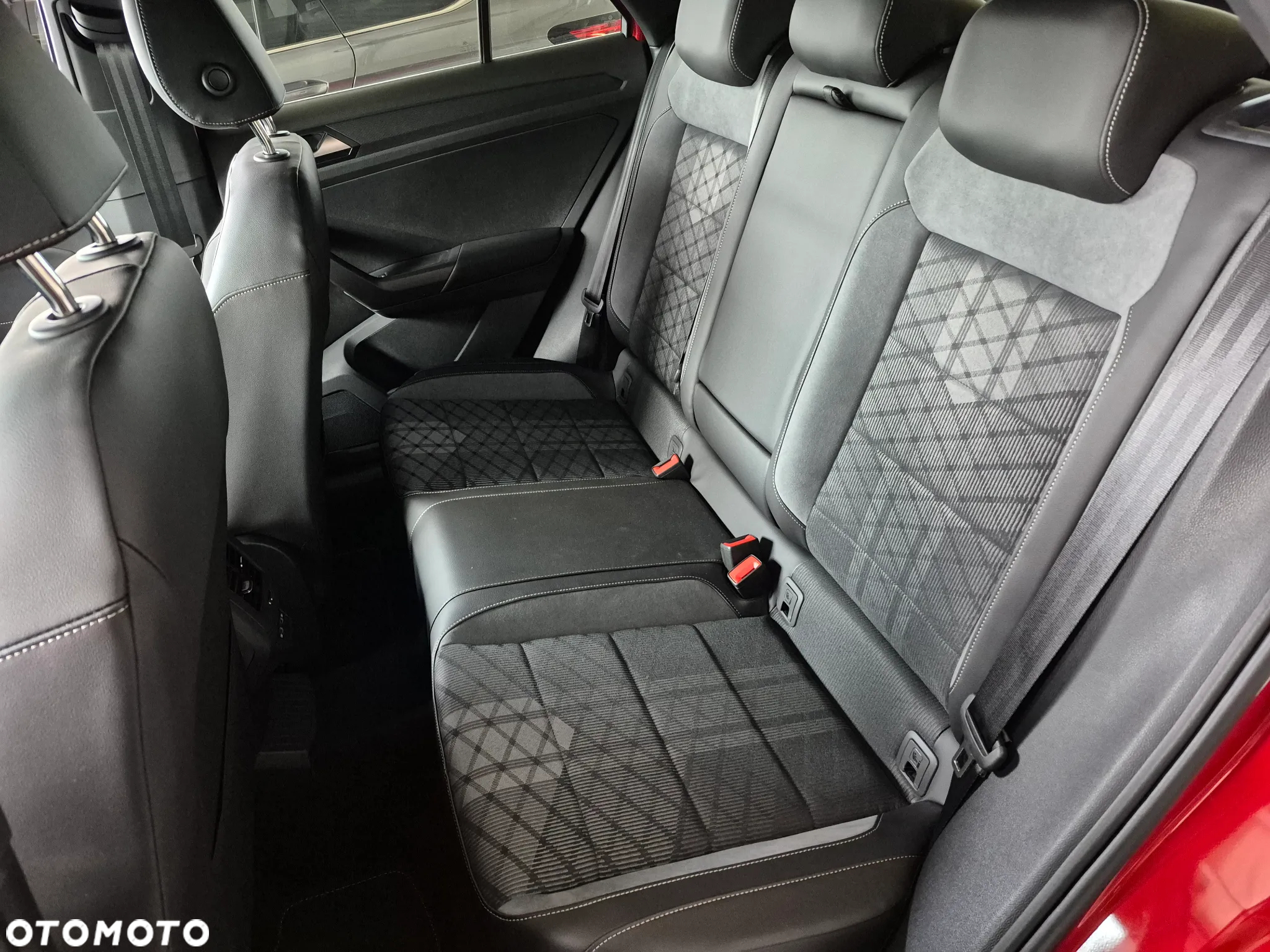 Volkswagen T-Roc 1.5 TSI R-Line DSG - 18