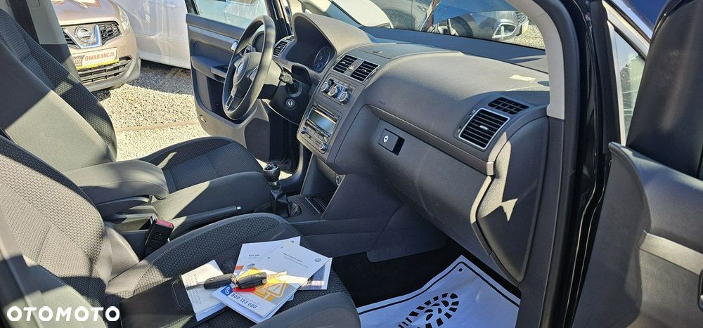 Volkswagen Touran - 23