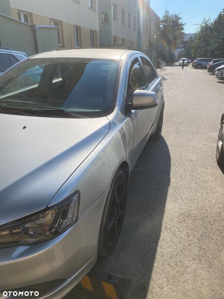 Mitsubishi Lancer - 3