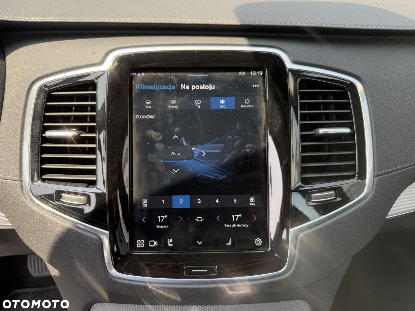 Volvo XC 90 - 22