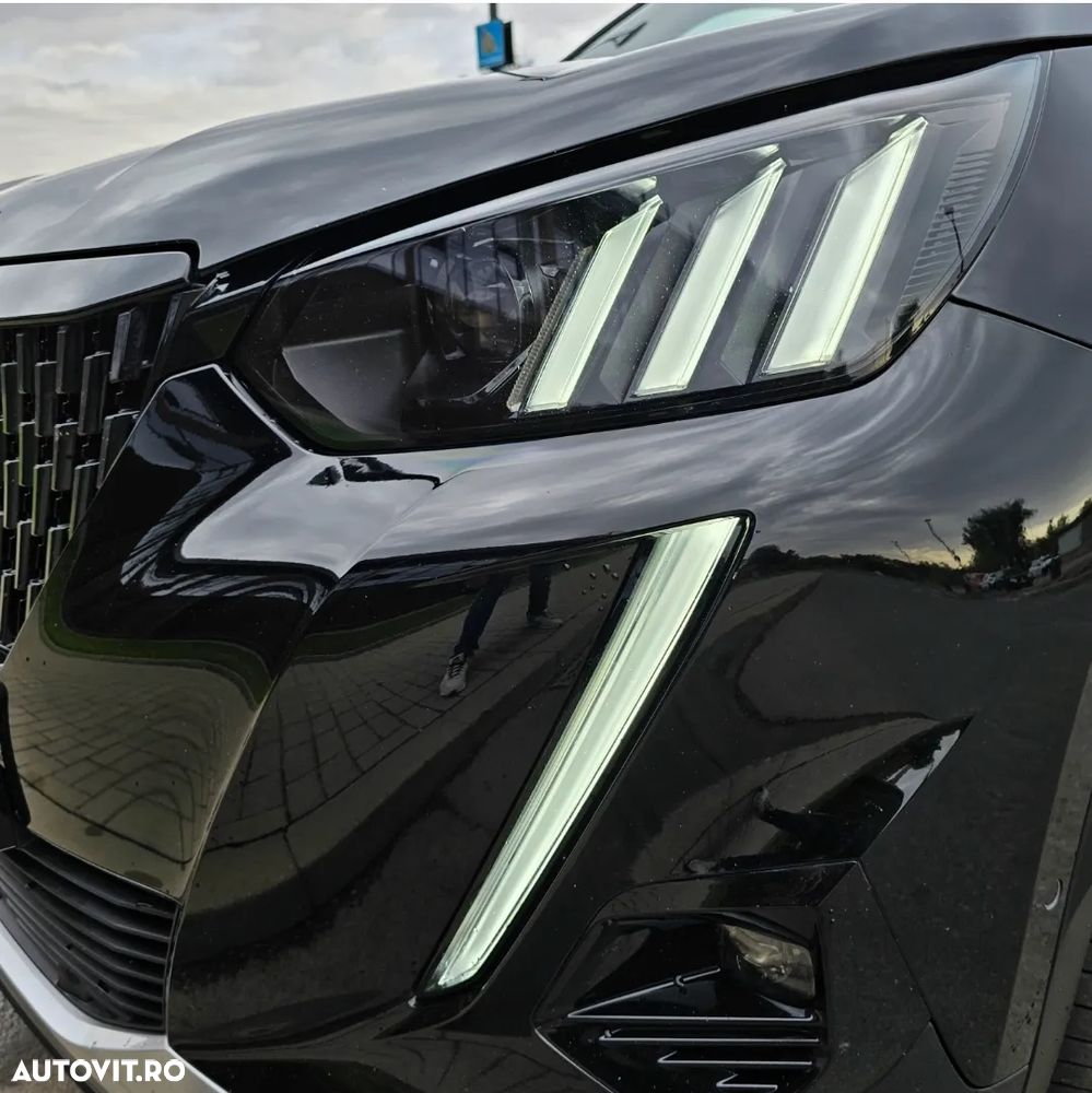 Peugeot 2008 BlueHDi 130 EAT8 GT Pack - 22