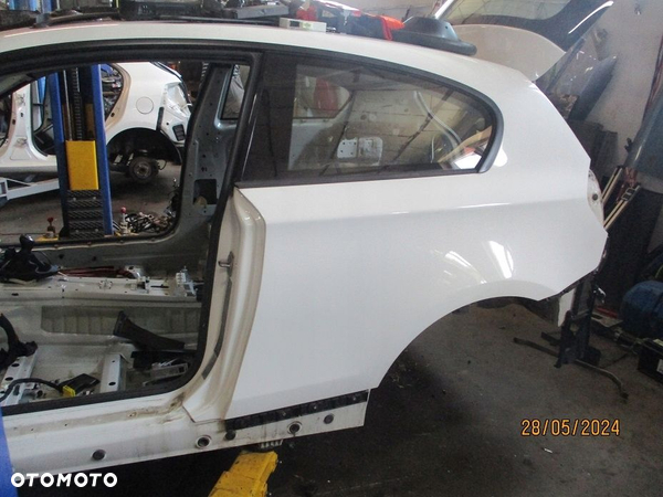 BMW 1 E87 3D BŁOTNIK TYŁ PRAWY/LEWY 300 ĆWIARA PRZÓD
