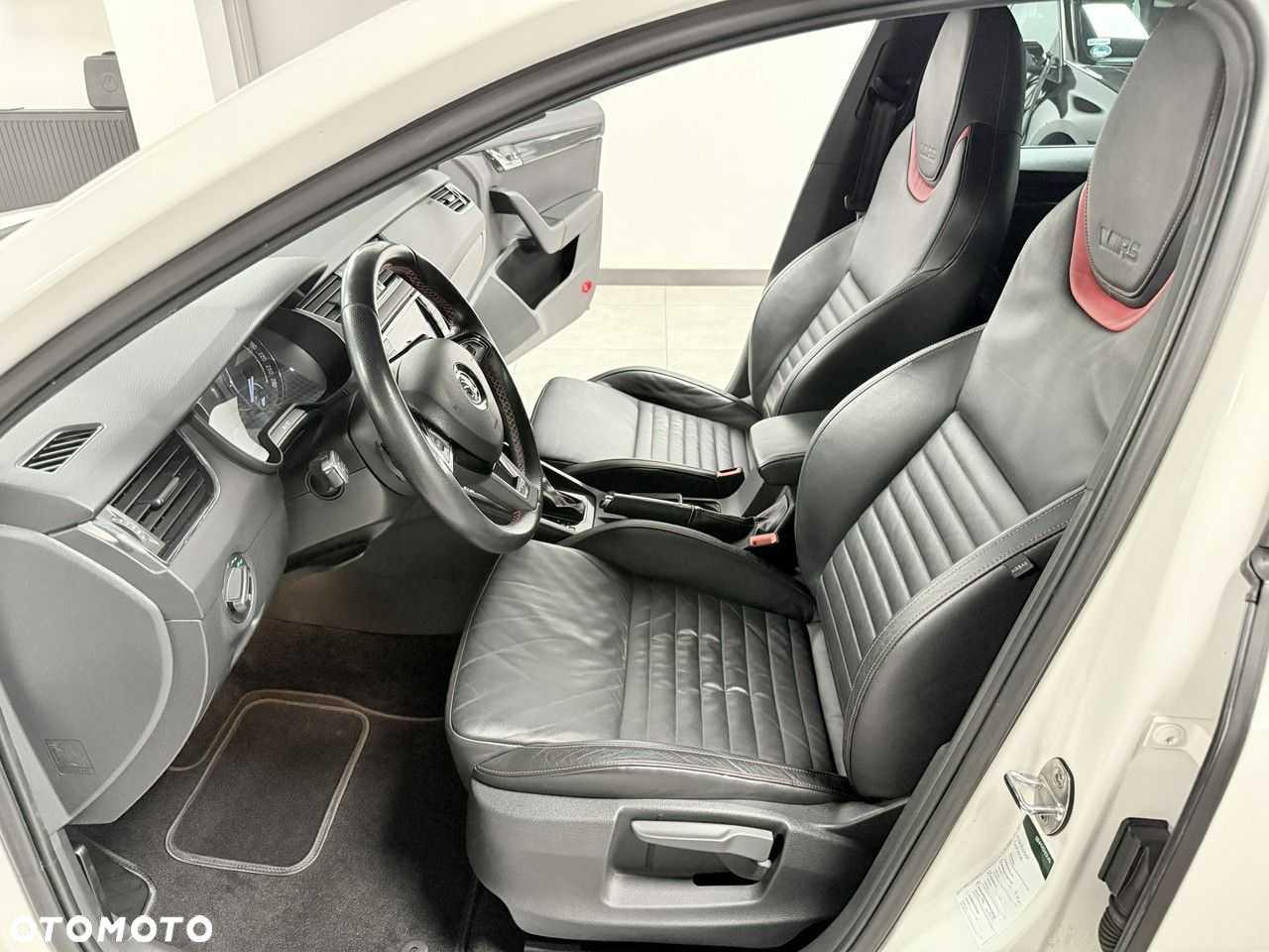 Skoda Octavia 2.0 TDI RS DSG - 37