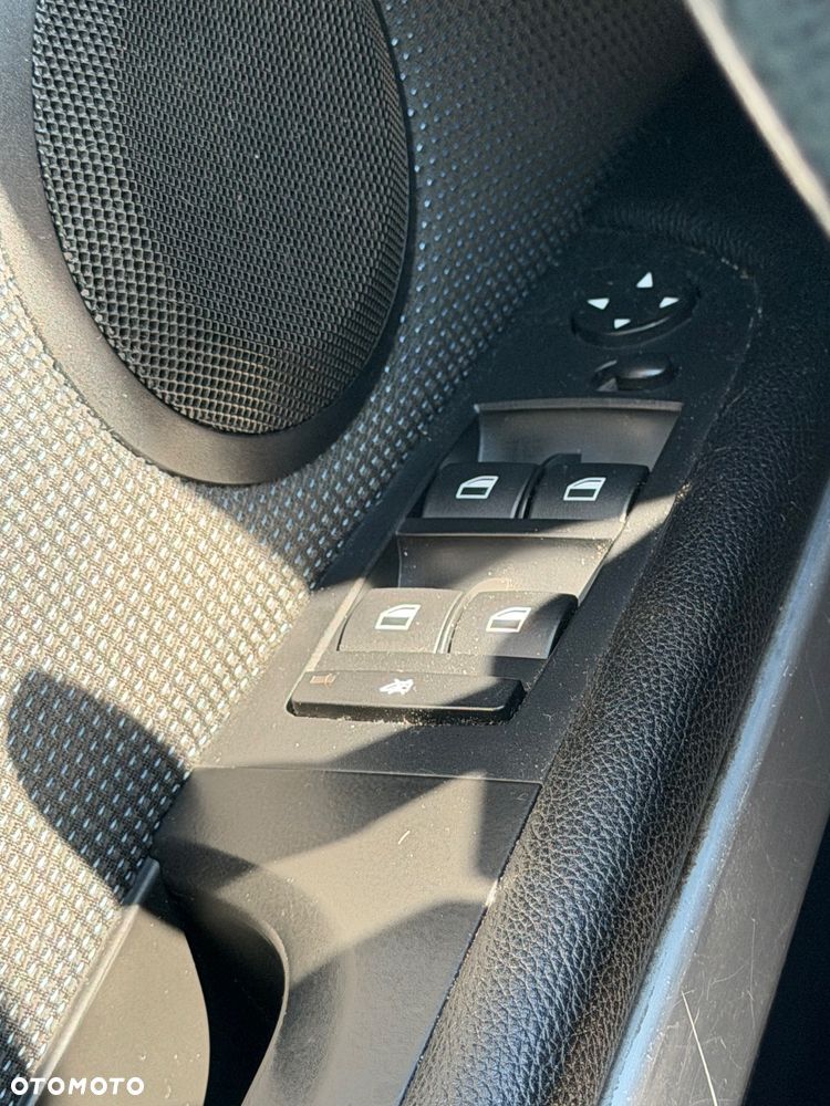 BMW Seria 3 318d Sport Line - 19