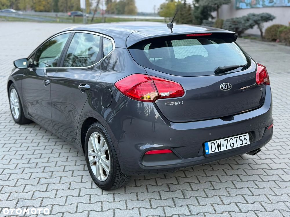 Kia Ceed 2012 photo 5