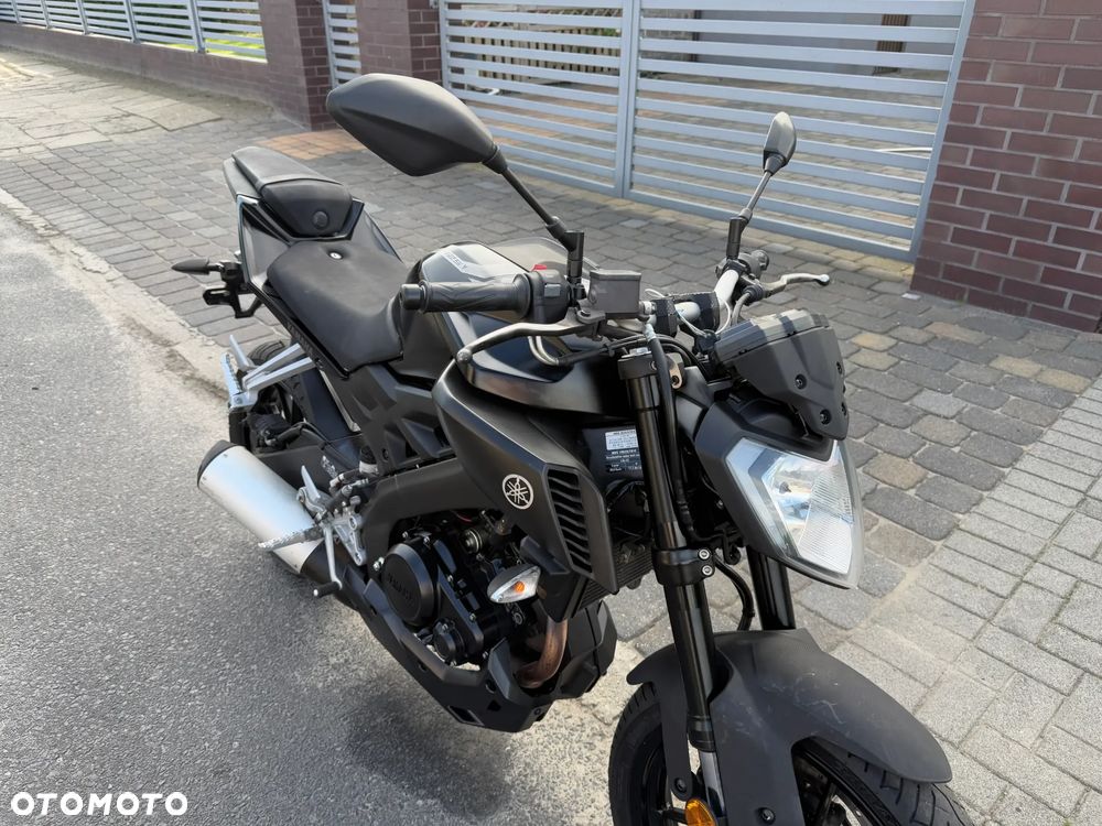 Yamaha MT - 27