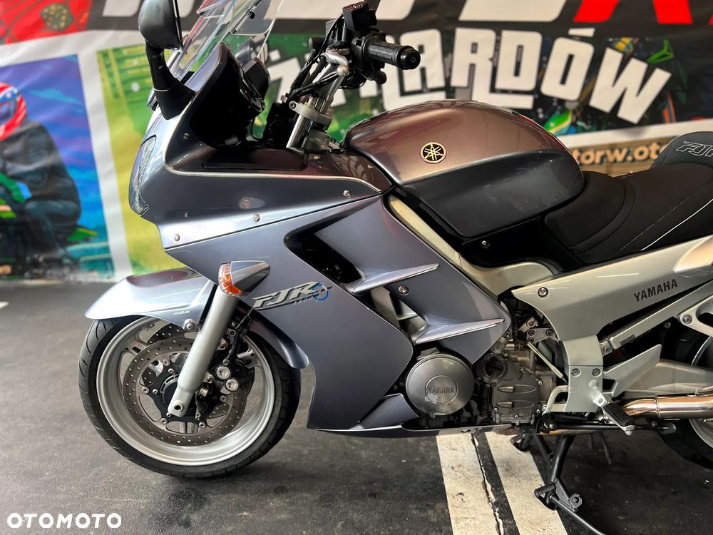 Yamaha FJR - 27