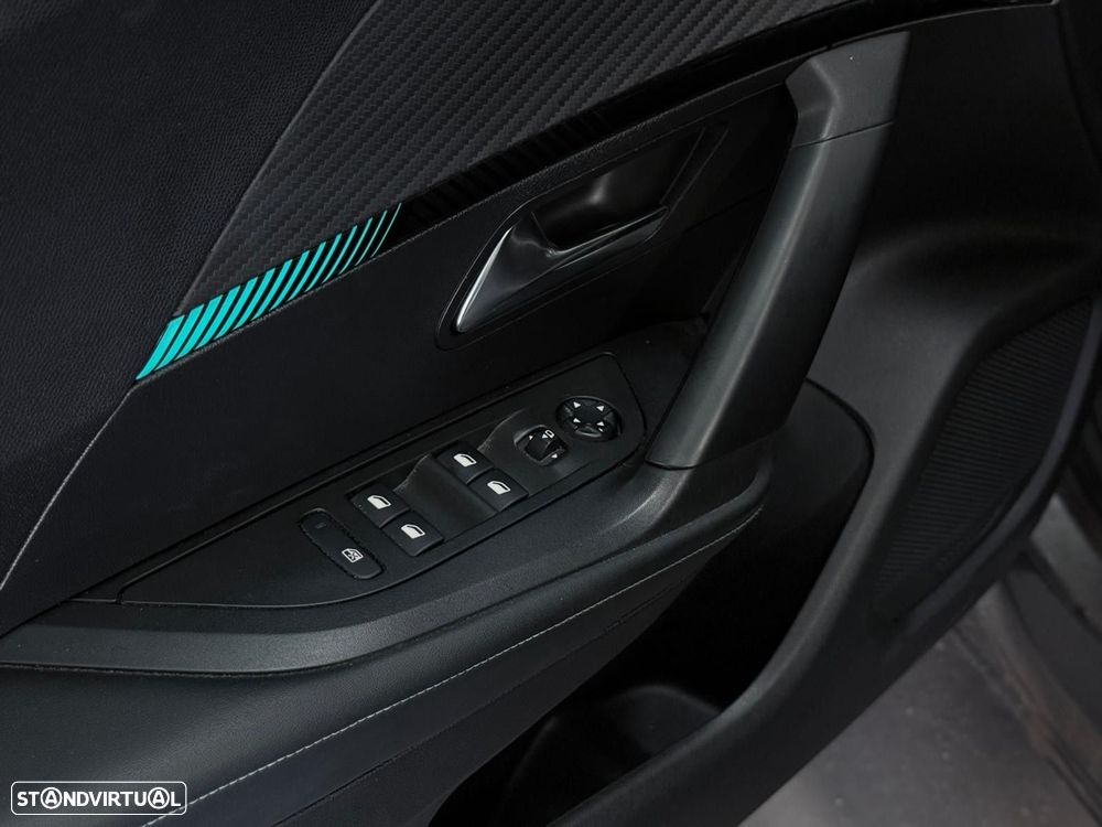 Peugeot 2008 1.2 PureTech Allure - 25