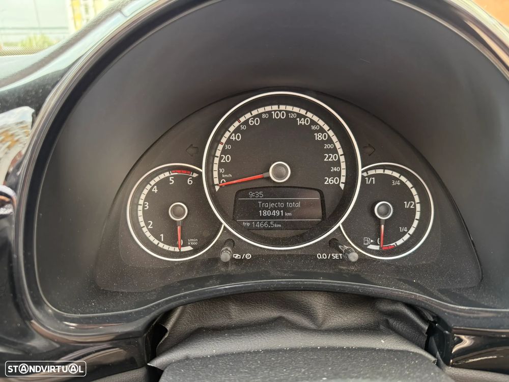 VW New Beetle Cabriolet 1.6 TDi Design - 16