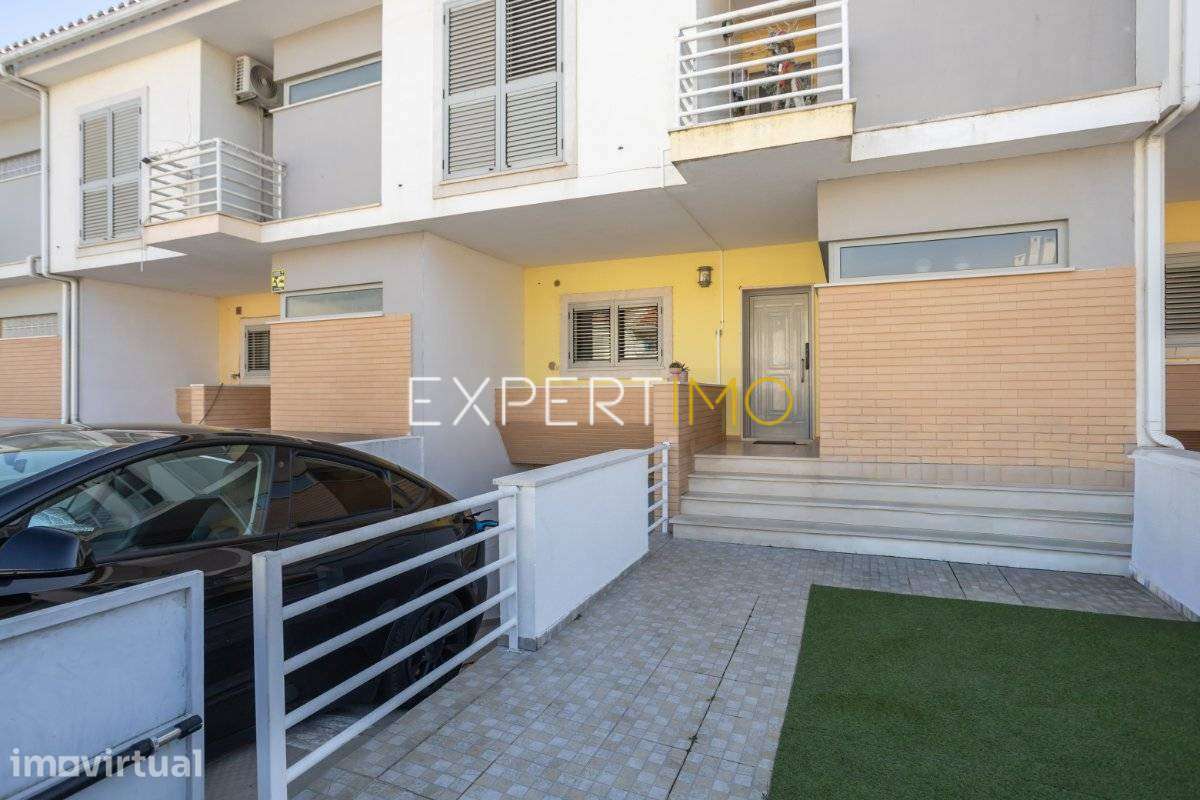 Moradia T3 | Vila Paraíso-Pinhal Novo | Garagem 52 m² | Painéis... - Grande imagem: 4/30