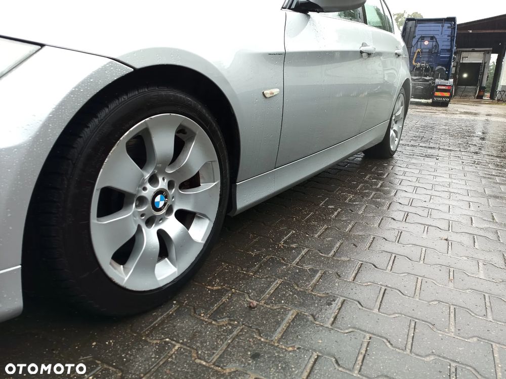 BMW Seria 3 330i - 15