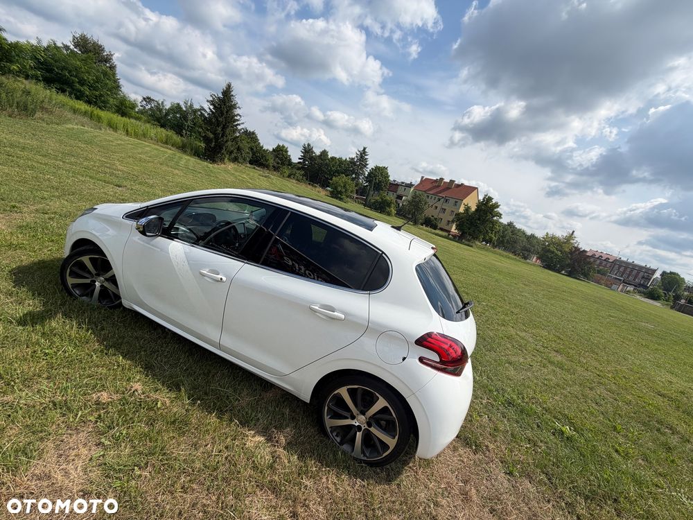 Peugeot 208 1.2 PureTech Allure S&S EAT6 - 12