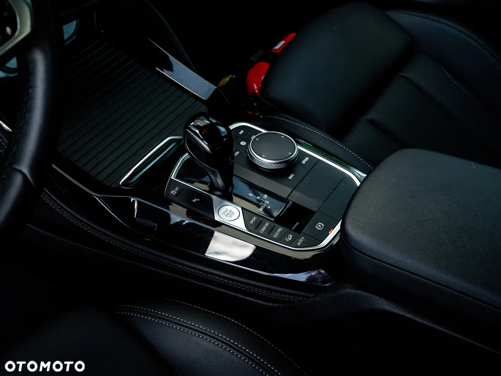 BMW X4 xDrive20d - 10
