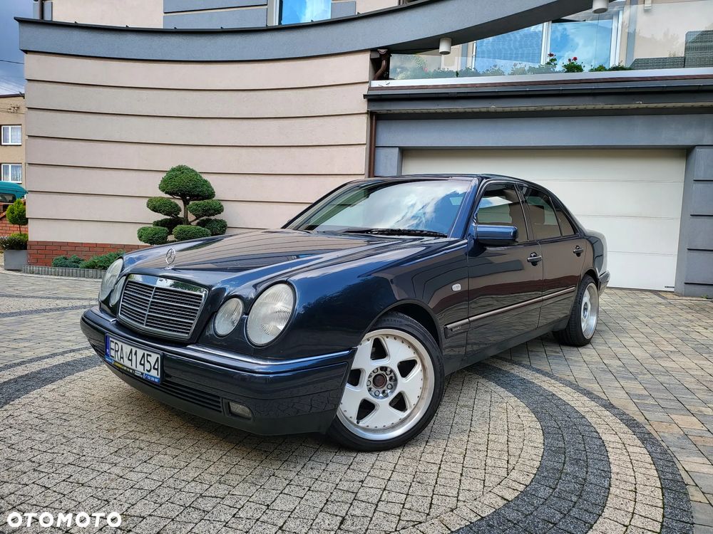 Mercedes-Benz Klasa E 250 TD Elegance - 1