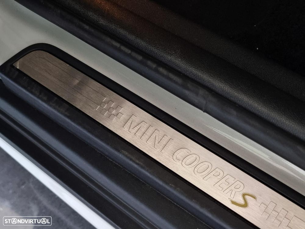 MINI Countryman Cooper SE ALL4 Auto - 24