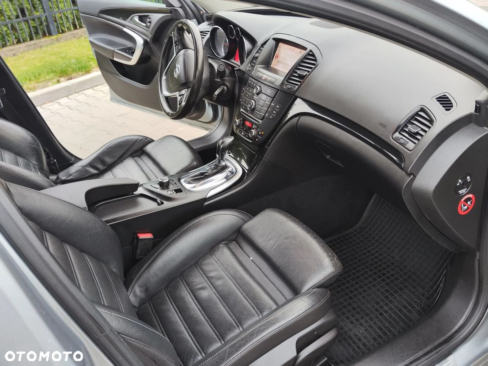 Opel Insignia - 25