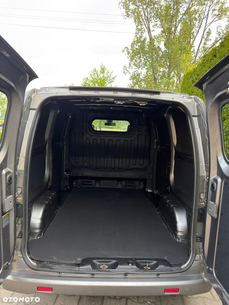Nissan NV200 - 13