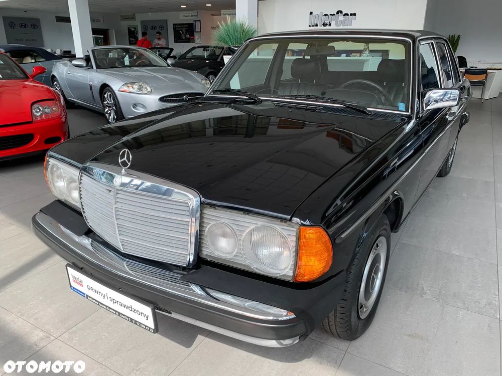 Mercedes-Benz W123 - 17