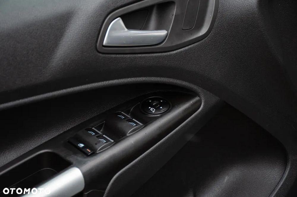 Ford Tourneo Connect 1.6 TDCi Start-Stop Titanium - 35