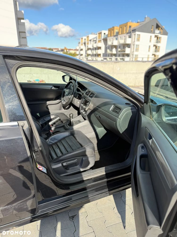 Volkswagen Jetta 2.0 TDI Highline Perfectline - 13