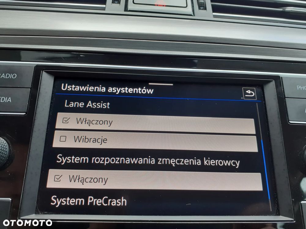 Volkswagen Passat - 18