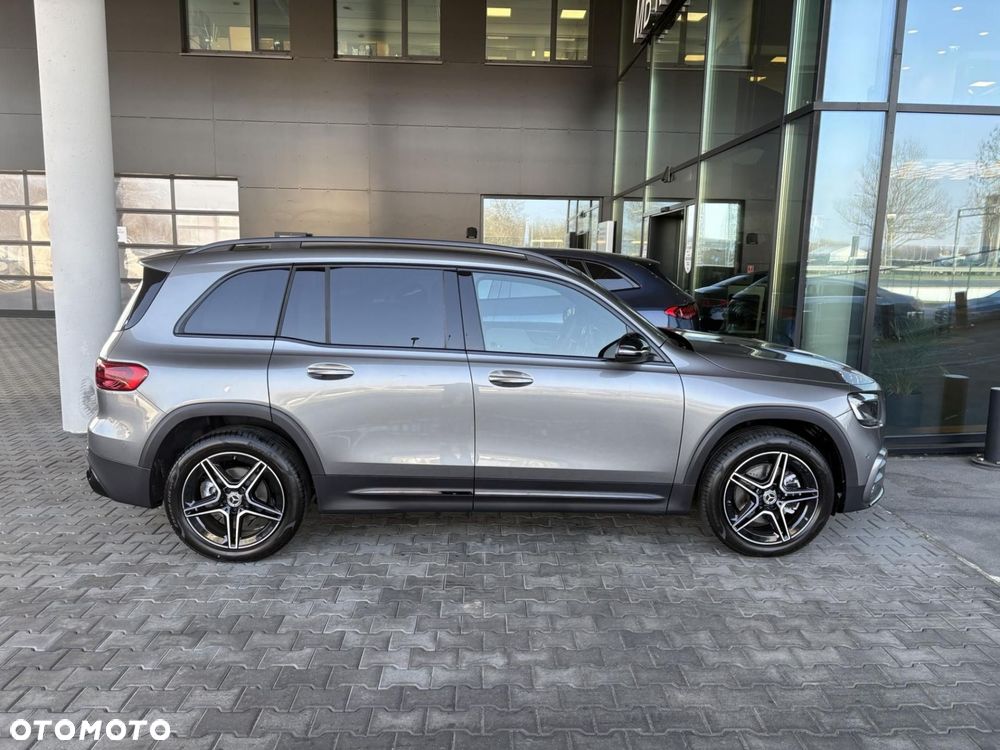 Mercedes-Benz GLB - 4
