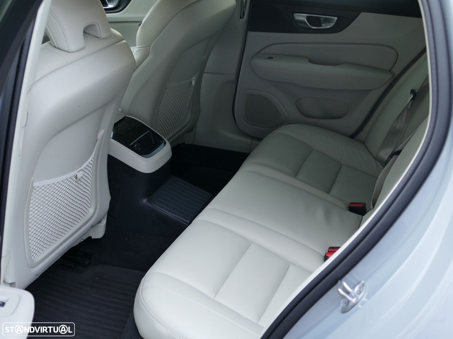 Volvo V60 2.0 T6 AWD TE Core - 30