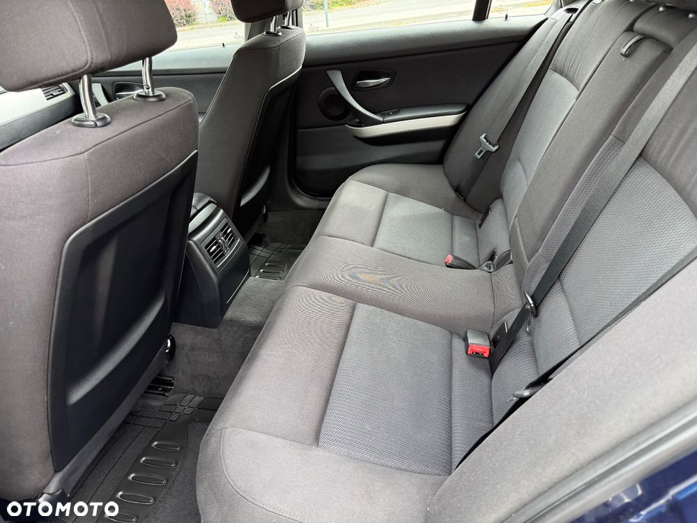 BMW Seria 3 318d DPF Touring Edition Lifestyle - 7