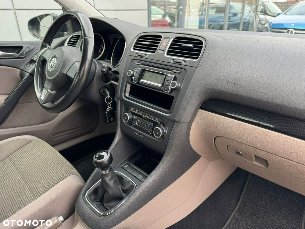 Volkswagen Golf 1.6 Comfortline - 16