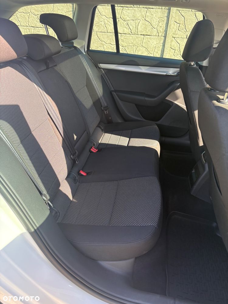 Skoda Octavia 1.6 TDI DPF Active - 19