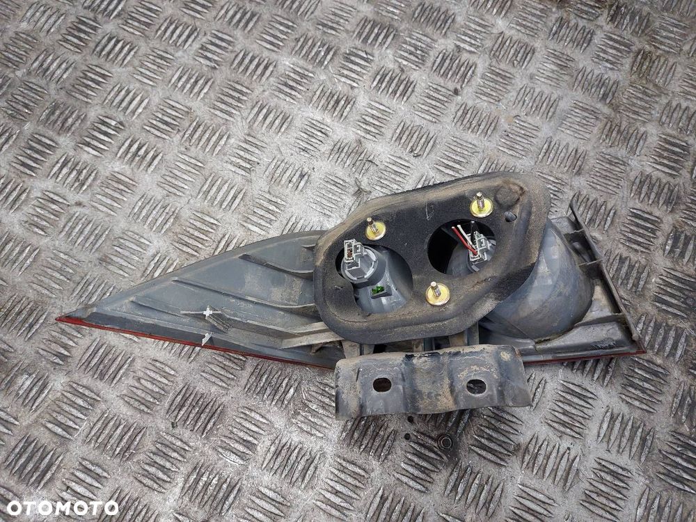 LAMPA PRAWY TYŁ STANLEY HONDA ACCORD VII SEDAN - 7