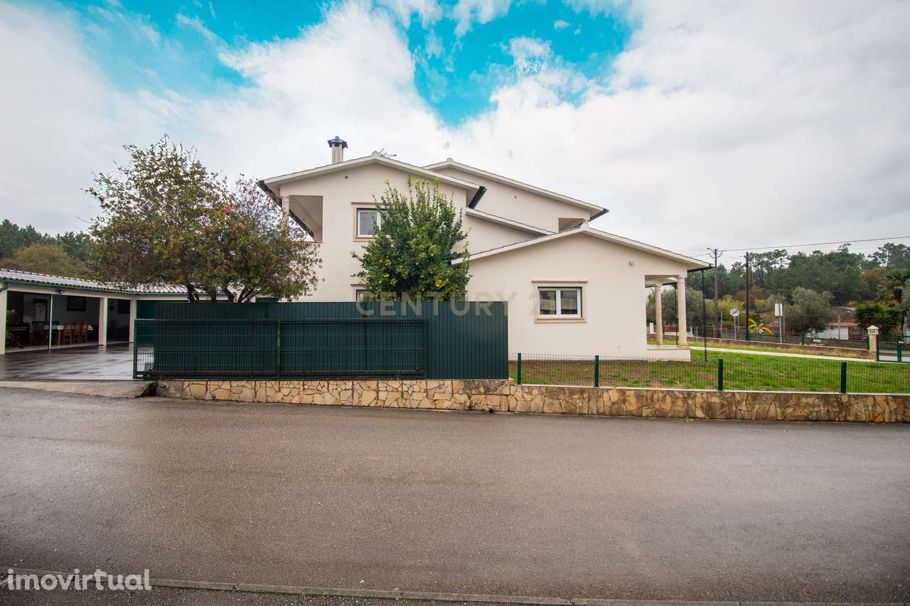 Moradia T4 a poucos minutos do centro de Soure - Grande imagem: 5/60