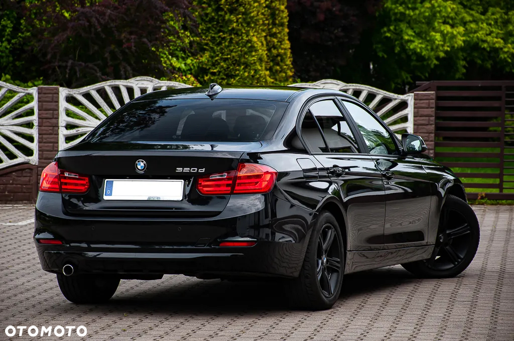 BMW Seria 3 320d Sport Line - 16