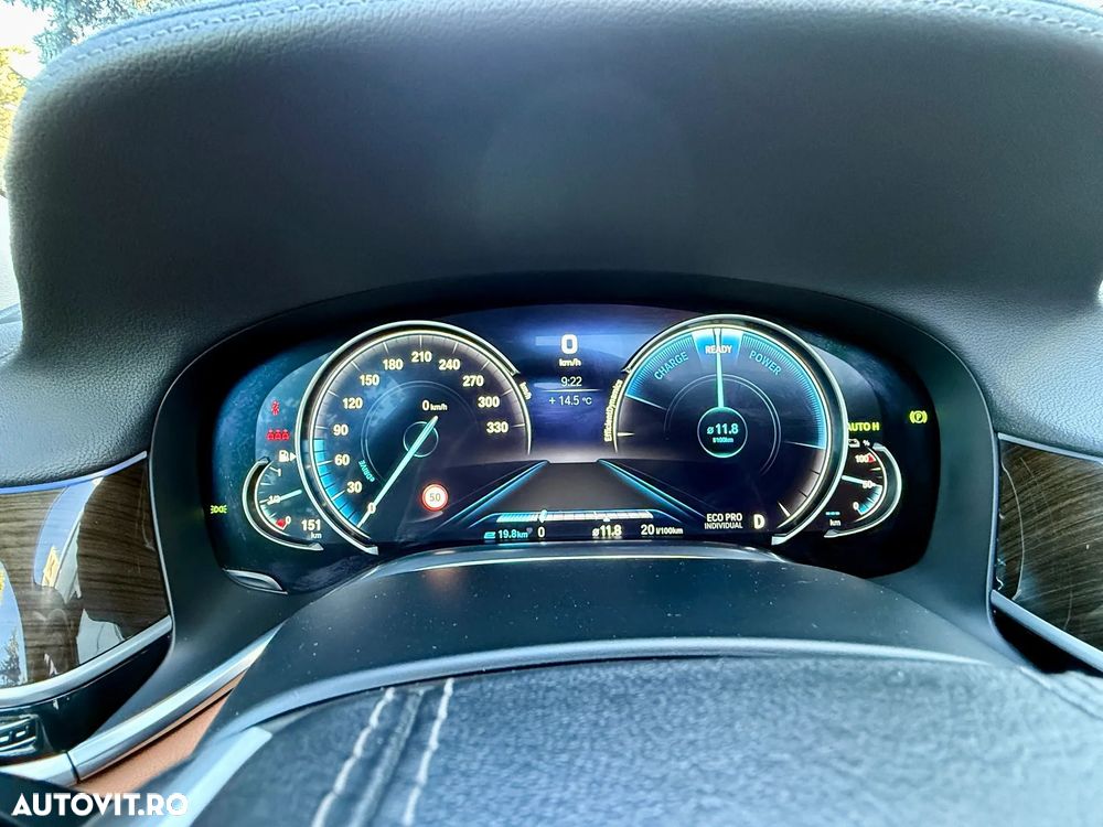 BMW Seria 7 740i Aut. - 23