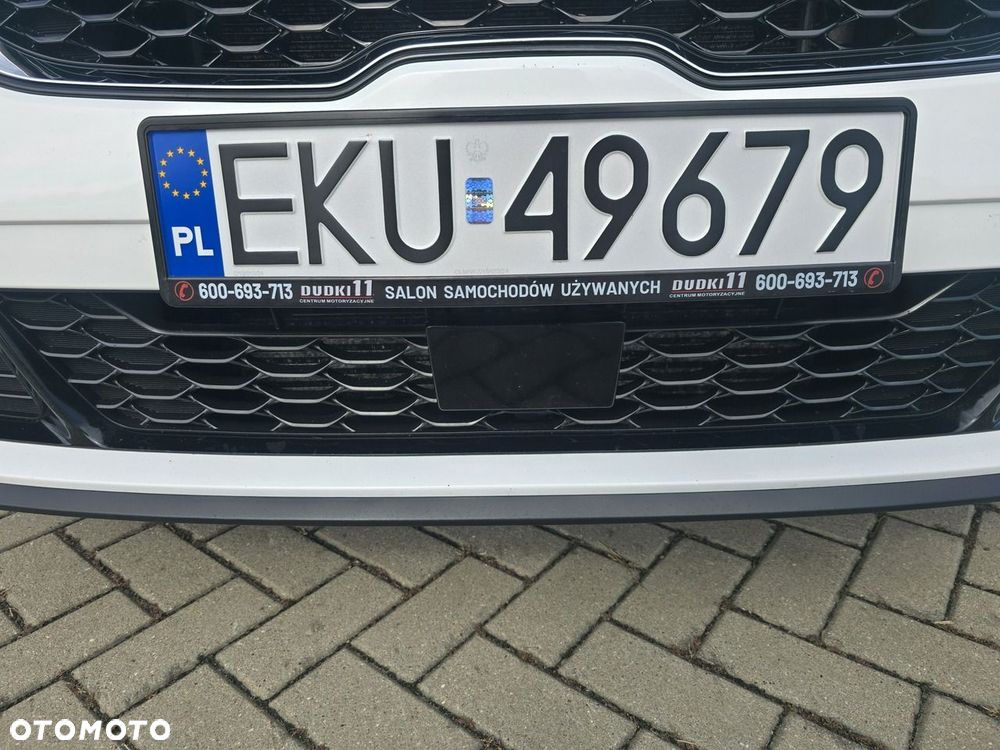 Kia Ceed - 8
