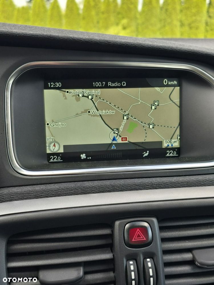 Volvo V40 - 24